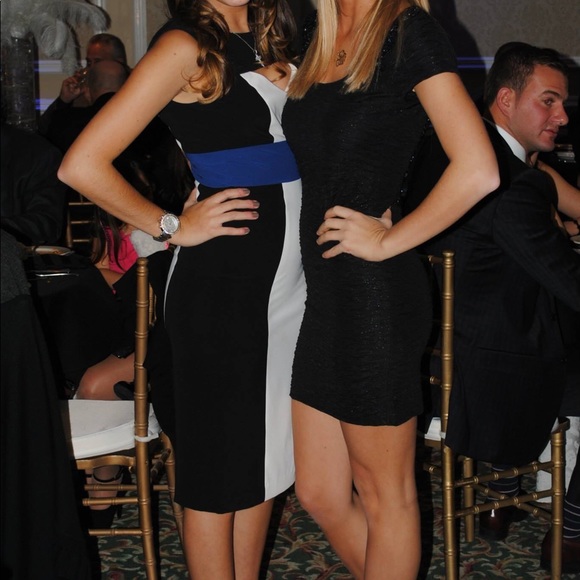 BCBG Color block vneck dress - Picture 2 of 2